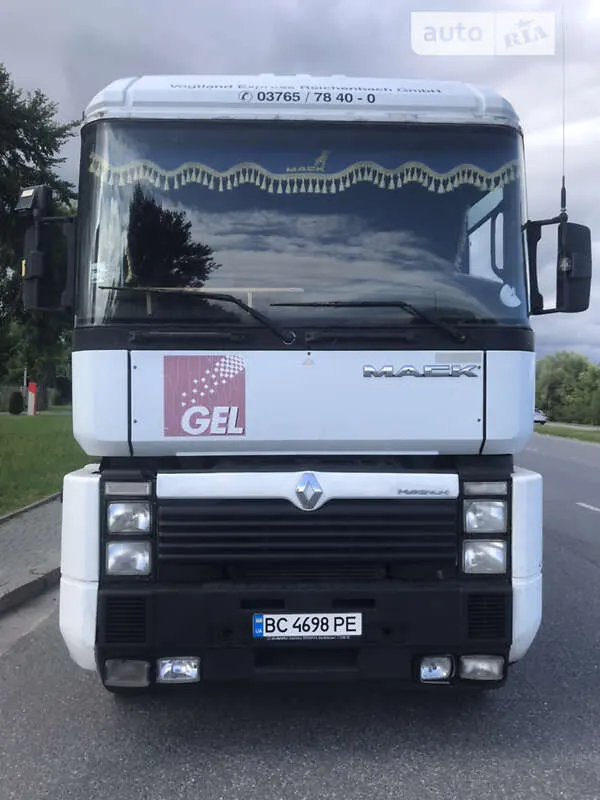 Renault Magnum