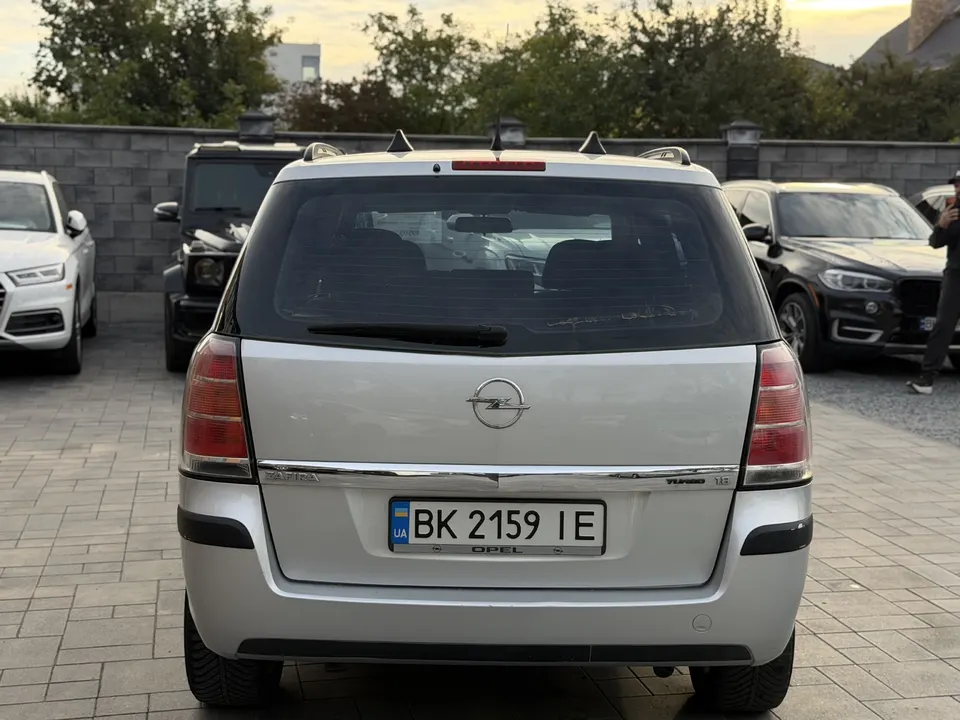 Opel Zafira — фото 5
