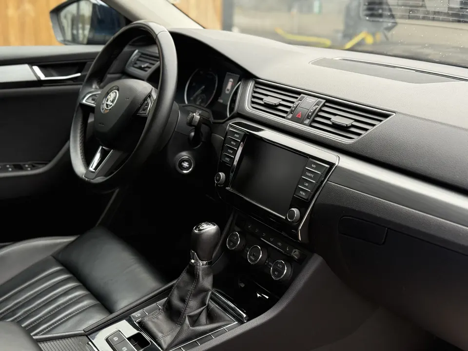 Skoda Superb — фото 10