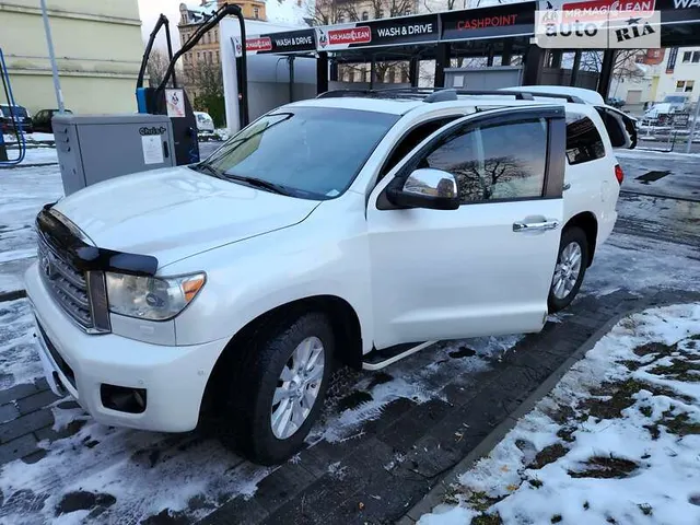 Toyota Sequoia