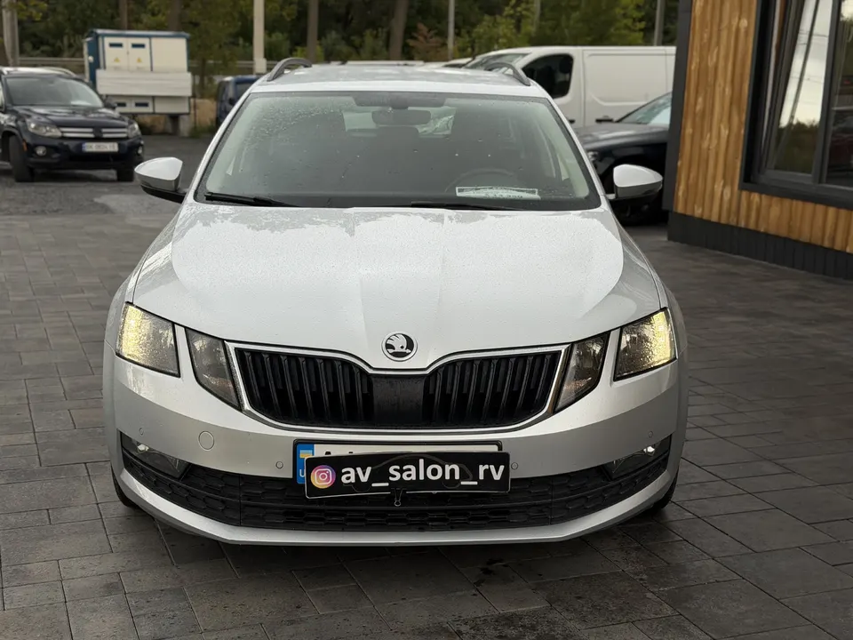 Skoda Octavia — фото 2