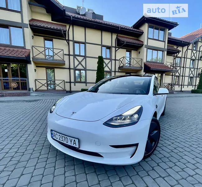 Tesla Model 3