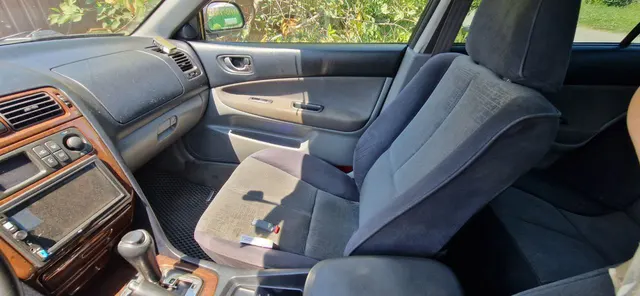 Mitsubishi Galant 8