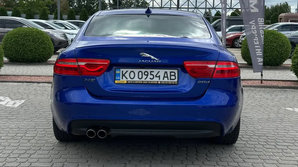 Jaguar XE — фото 4