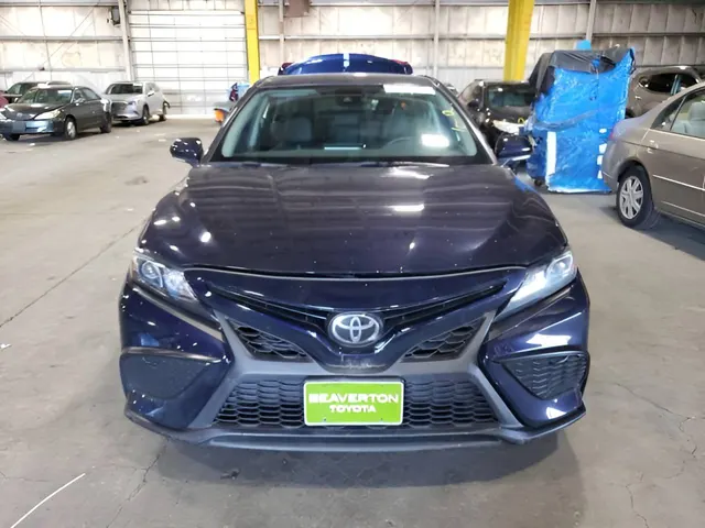 Toyota Camry SE повний привід