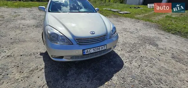 Lexus ES