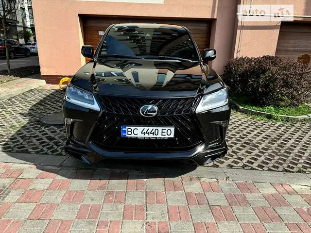 Lexus LX