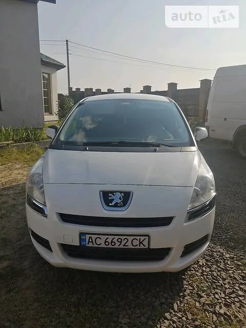 Peugeot 5008