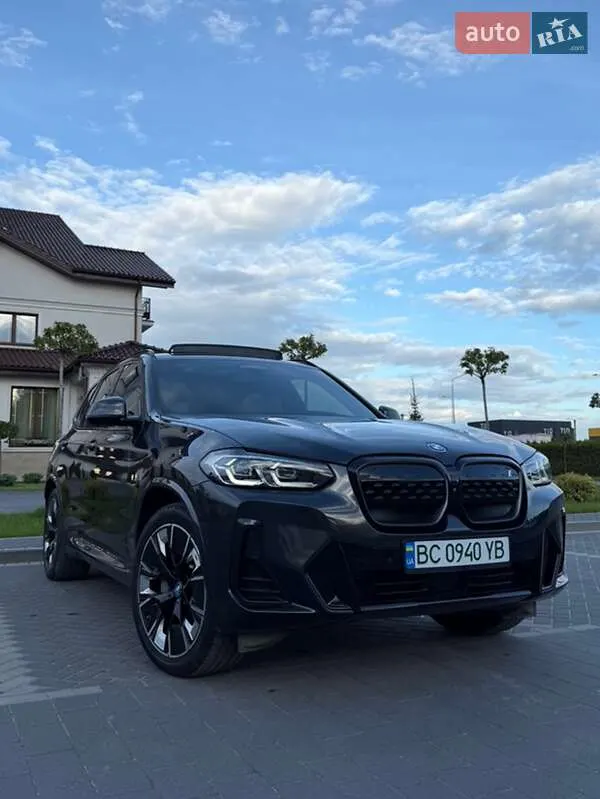 BMW iX3
