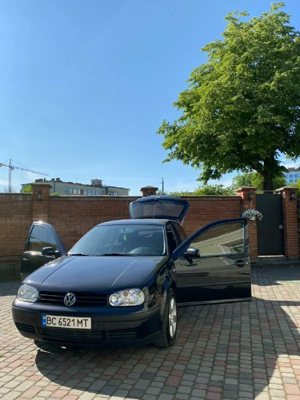 Volkswagen Golf 4 з мотором