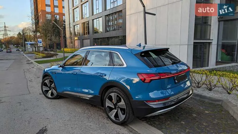 Audi e-tron