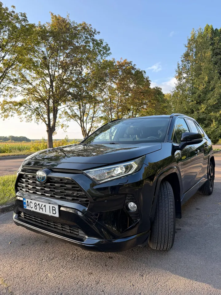 Toyota RAV4 — фото 2