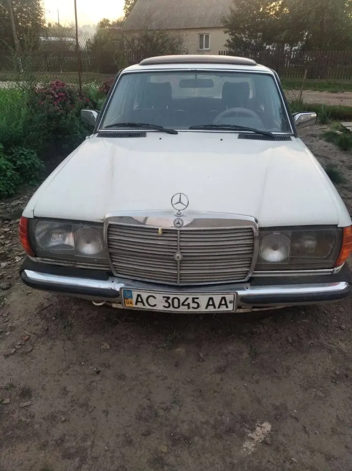 Mercedes-Benz 240D