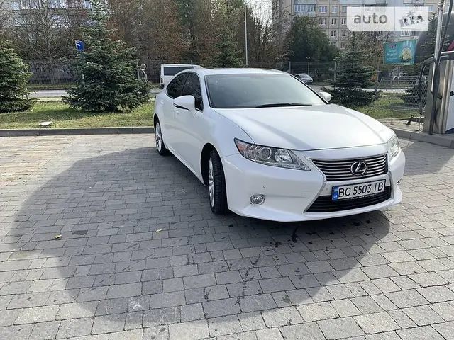 Lexus ES