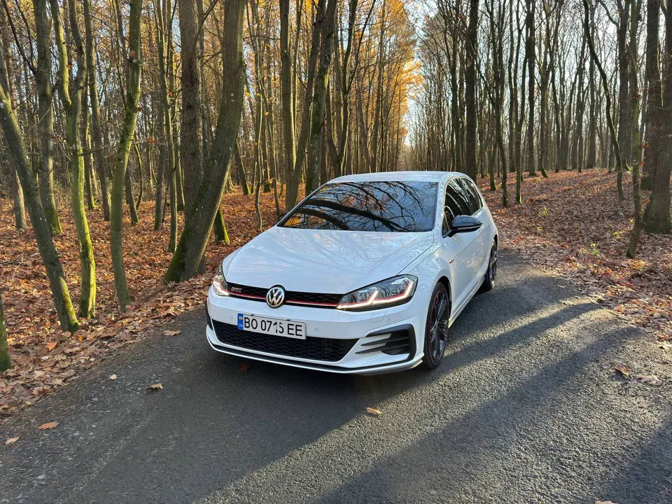 Volkswagen Golf GTI