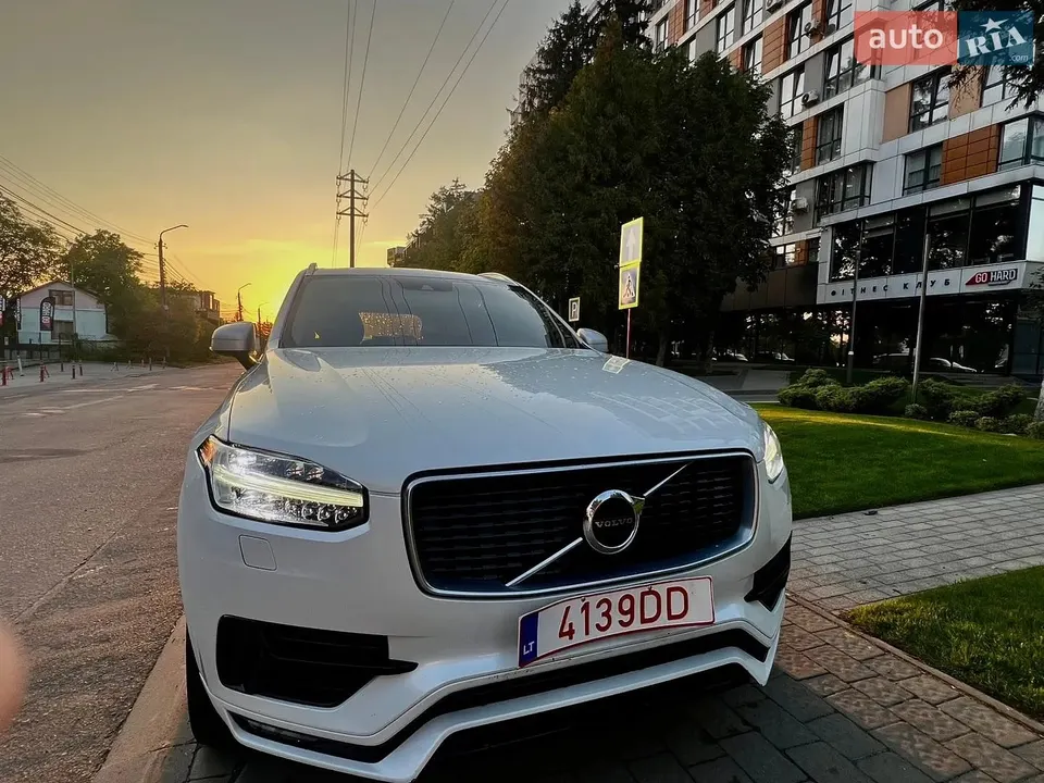 Volvo XC90 — фото 9