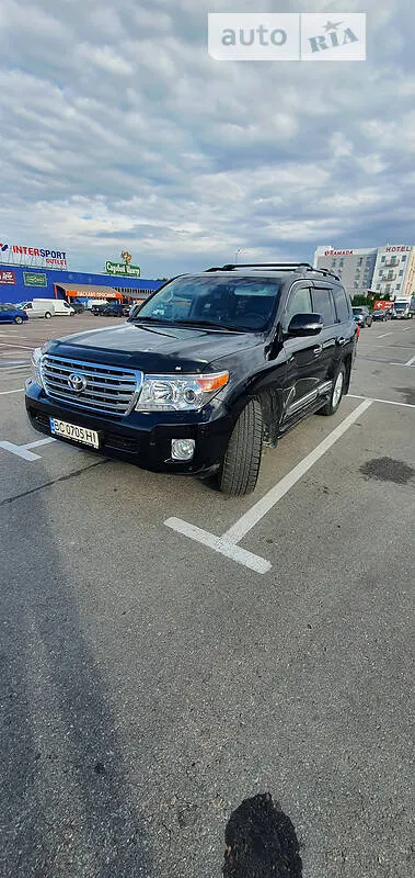 Toyota Land Cruiser 200