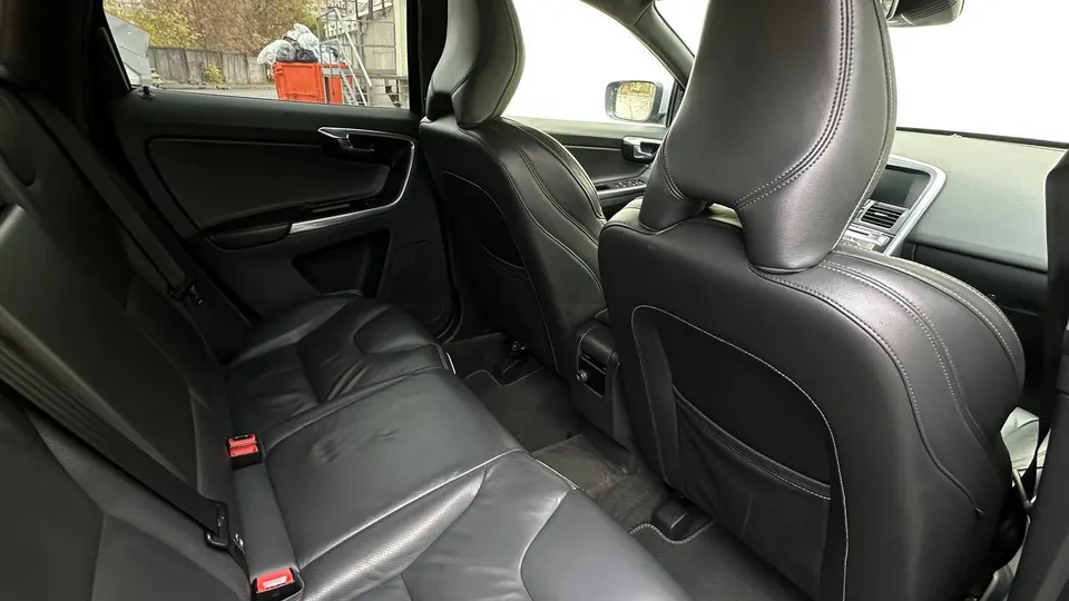 Volvo XC 60 — фото 10