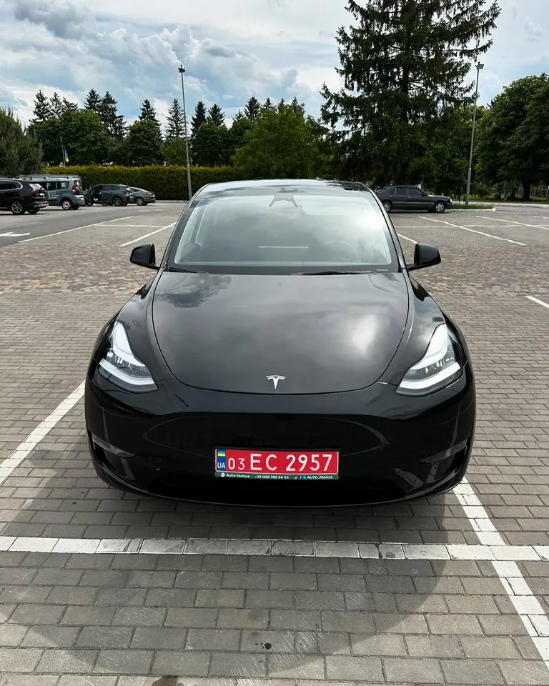 Tesla Model Y Long Range