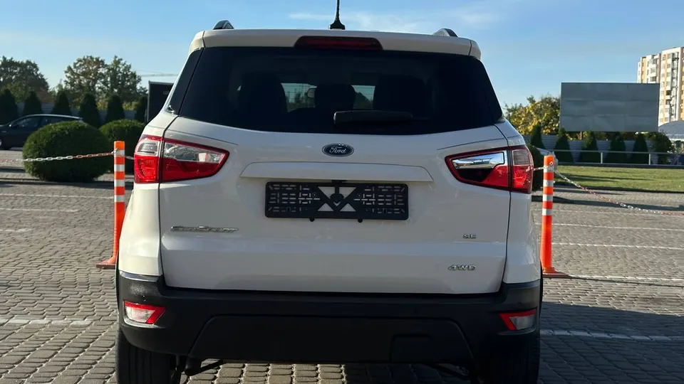 Ford EcoSport — фото 6