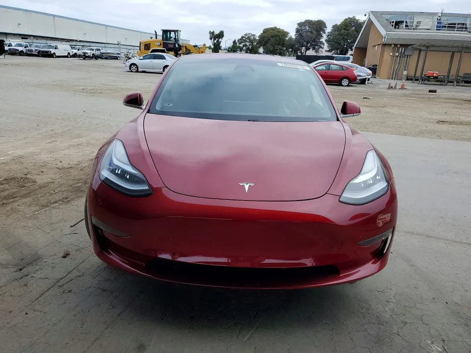 Tesla MODEL 3 — фото 5