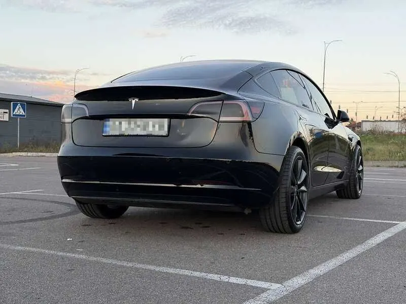 Tesla Model 3 — фото 4