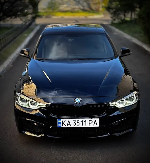 BMW F30 330i