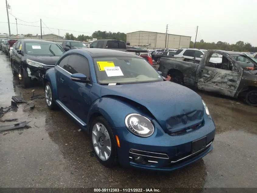 Volkswagen BEETLE SE