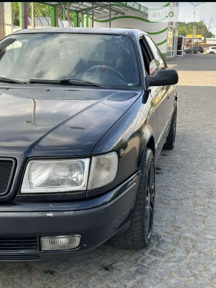 Audi 100