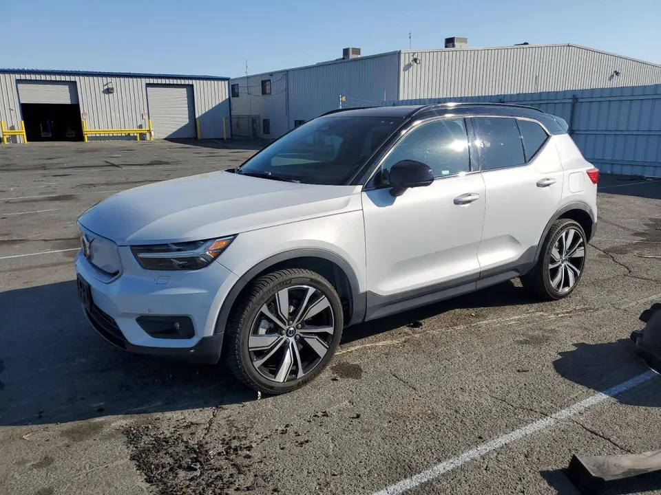 Volvo XC40 Recharge P8