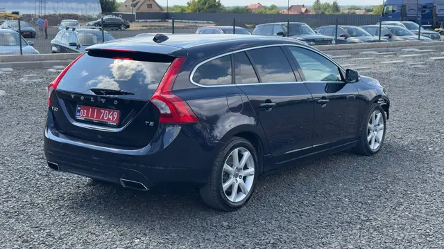 Volvo V60 T5 PREMIER