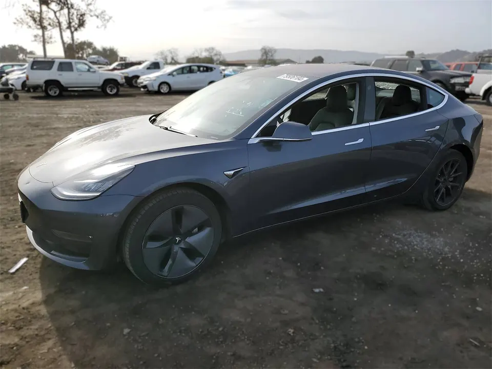 Tesla Model 3 Long Range
