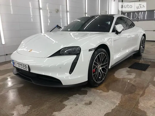 Porsche Taycan 4S