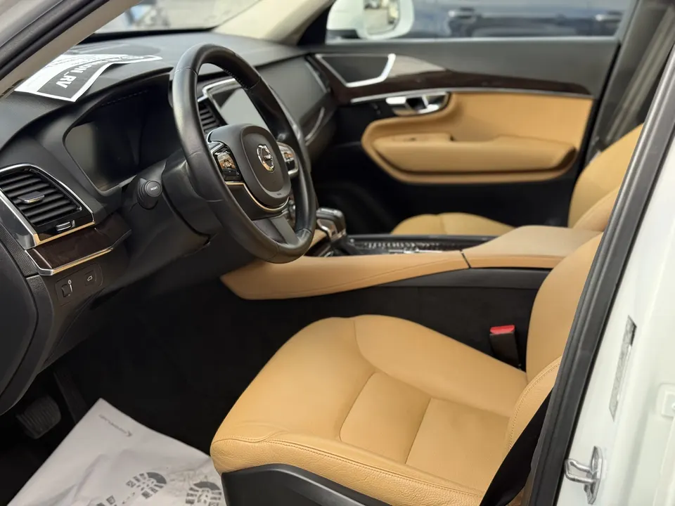 Volvo XC90 — фото 10