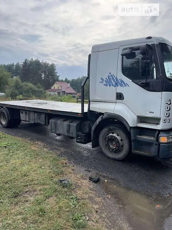 Renault Premium