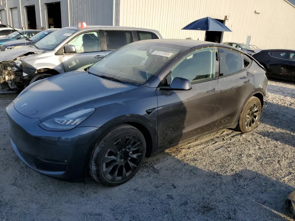 Tesla MODEL Y LONG RANGE