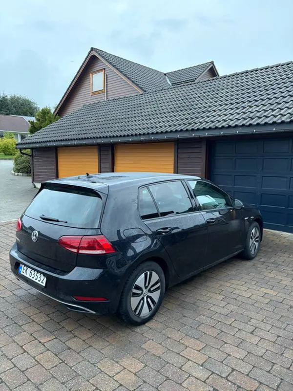 Volkswagen e-Golf — фото 8
