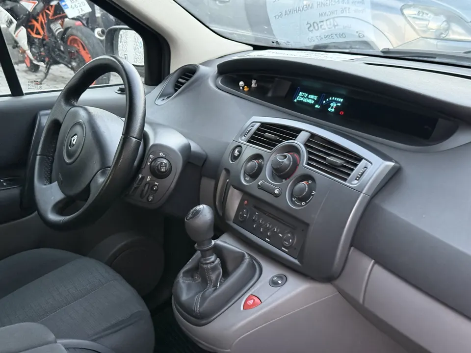 Renault Scenic — фото 7