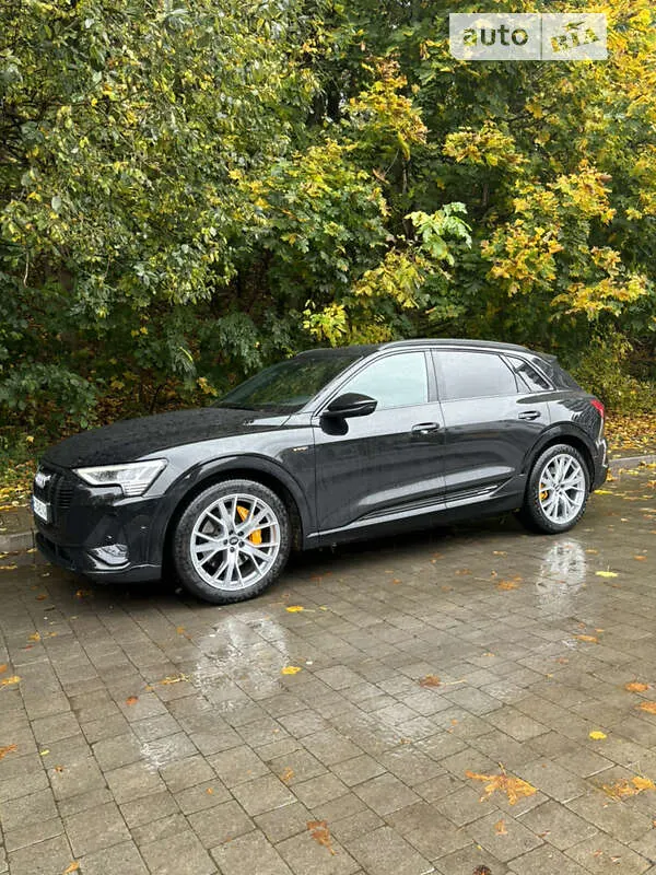 Audi e-tron