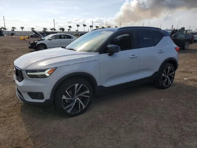 Volvo XC40 T5 R-DESIGN