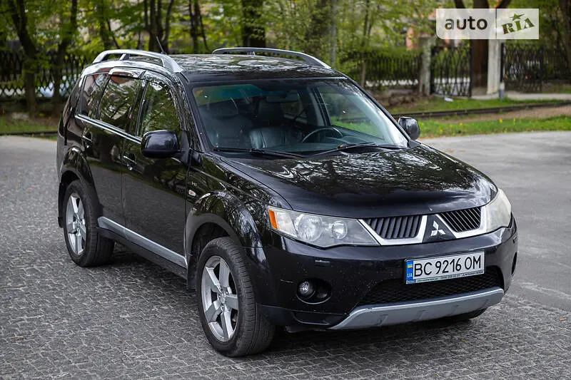 Mitsubishi Outlander XL
