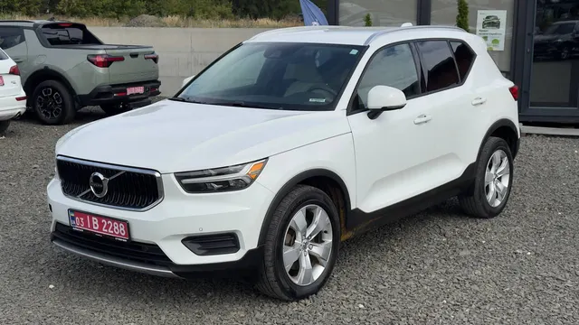 Volvo XC40 T4 MOMENTUM