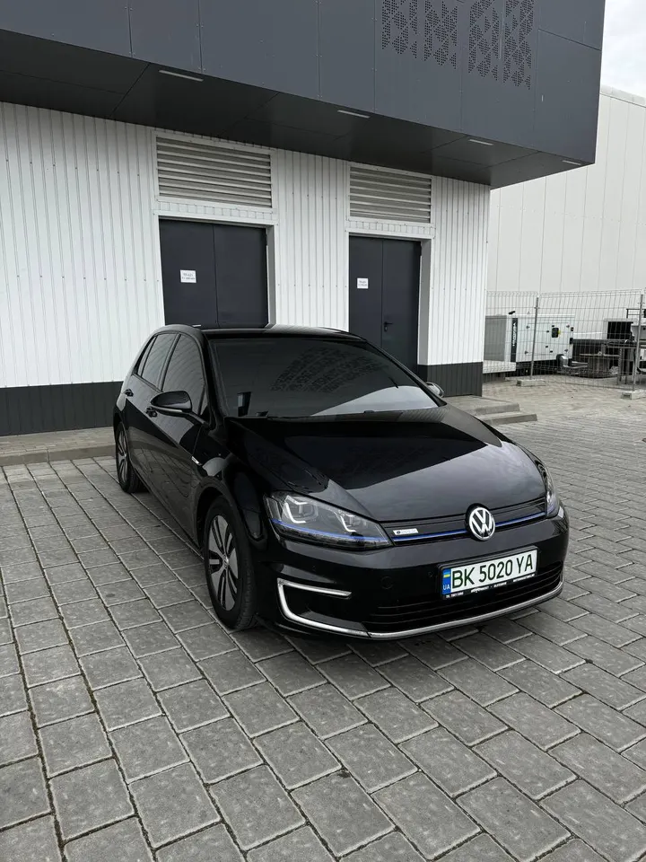 Volkswagen E-GOLF