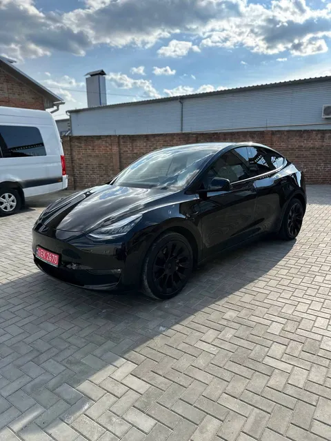Tesla Model Y Long Range