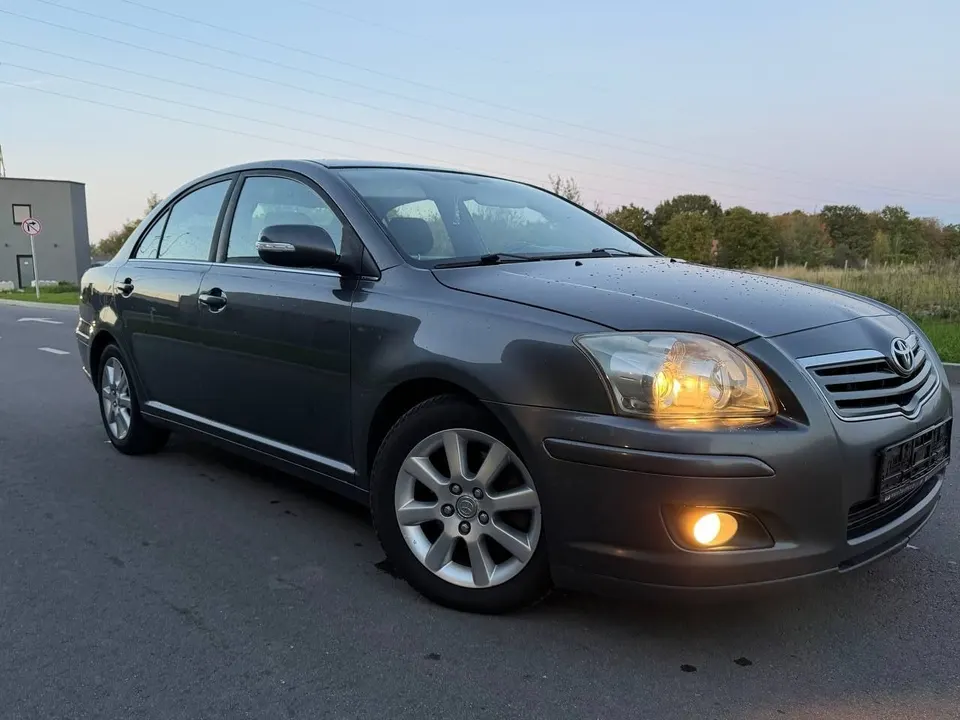 Toyota Avensis D4D — фото 5