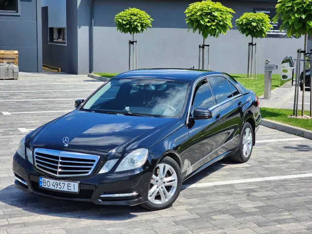 Mercedes-Benz E 300