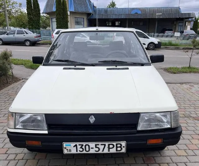 Renault 11