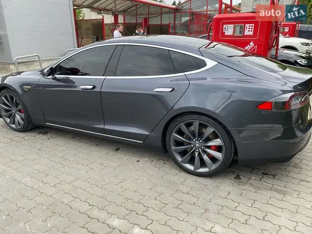 Tesla Model S