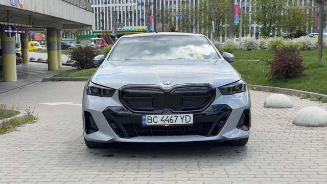 BMW I5