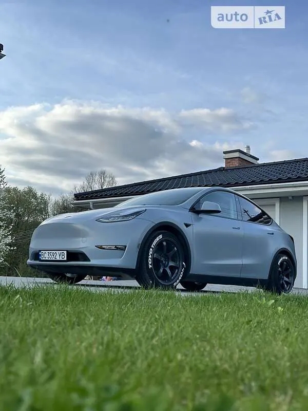 Tesla Model Y